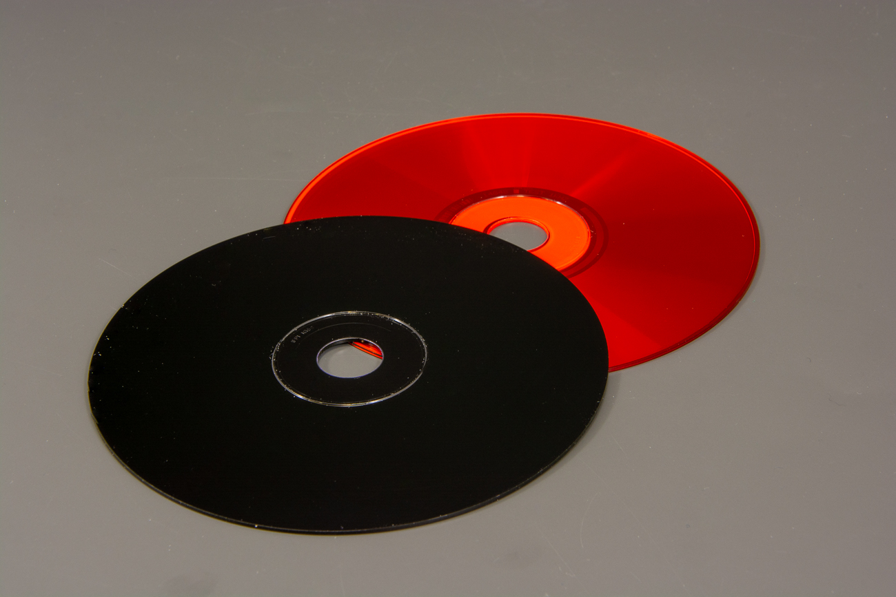 OPT010 01 color disc